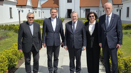 🏛️ Wizyta w Pokamedulskim Klasztorze w Wigrach – spotkanie z historią i dziedzictwem Suwalszczyzny