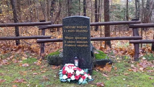 Władze gminy Suwałki oddały hołd poległym żołnierzom Władze gminy Suwałki oddały hołd poległym żołnierzom