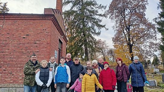 Wspólna pamięć i praca – porządkowanie Cmentarza Siedmiu Wyznań