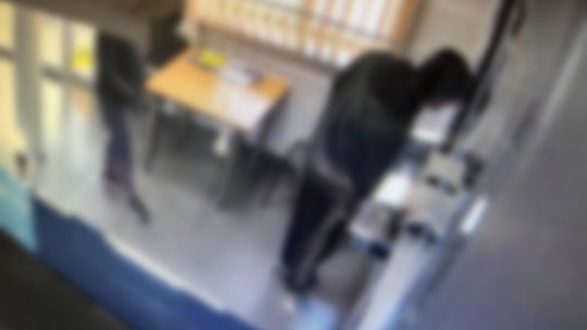 Wspólny spacer do komendy zakończył się aresztem – 41-latek złamał zakaz zbliżania się do partnerki Wspólny spacer do komendy zakończył się aresztem – 41-latek złamał zakaz zbliżania się do partnerki