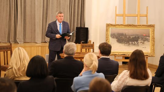 Wyjątkowy dar dla Muzeum Okręgowego w Suwałkach. „Wieczorna sanna” Wierusza-Kowalskiego już w zbiorach placówki 🎨❄️ Wyjątkowy dar dla Muzeum Okręgowego w Suwałkach. „Wieczorna sanna” Wierusza-Kowalskiego już w zbiorach placówki 🎨❄️