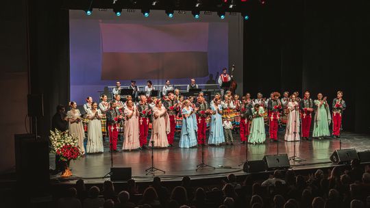 Wyjątkowy wieczór 11 listopada – muzyka, poezja i taniec dla Niepodległej Wyjątkowy wieczór 11 listopada – muzyka, poezja i taniec dla Niepodległej