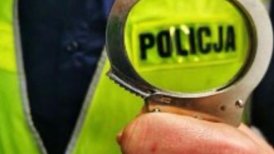 Wykorzystali otwarte drzwi i okradli samochód Wykorzystali otwarte drzwi i okradli samochód