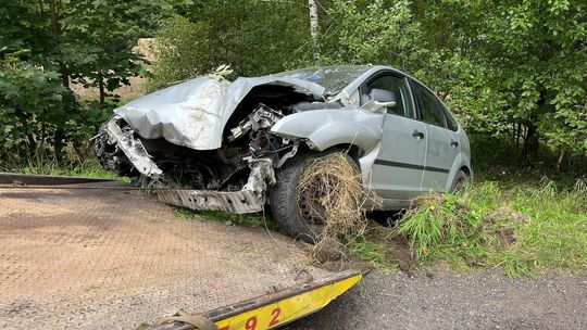 🚒 Wypadek w Mieruniszkach – silnik wypadł z samochodu, kierująca odmówiła pomocy 🚒 Wypadek w Mieruniszkach – silnik wypadł z samochodu, kierująca odmówiła pomocy