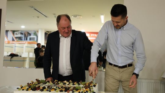 🍰✨ Za nami wyjątkowy dzień – 15 lat Aquaparku Suwałki! 🏊💦 🍰✨ Za nami wyjątkowy dzień – 15 lat Aquaparku Suwałki! 🏊💦