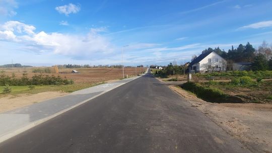 Zakończono rozbudowę drogi gminnej w Nowej Wsi Zakończono rozbudowę drogi gminnej w Nowej Wsi