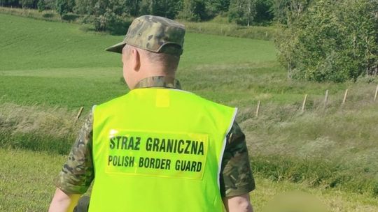 Zatrzymano 11 migrantów po nielegalnym przekroczeniu granicy z Litwy
