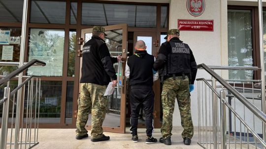 Zatrzymany w Warszawie za organizowanie nielegalnego przekraczania granicy. Trafił do aresztu