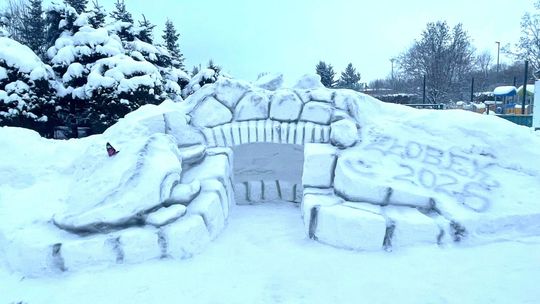 Zimowa magia pod miejskim żłobkiem w Suwałkach Zimowa magia pod miejskim żłobkiem w Suwałkach