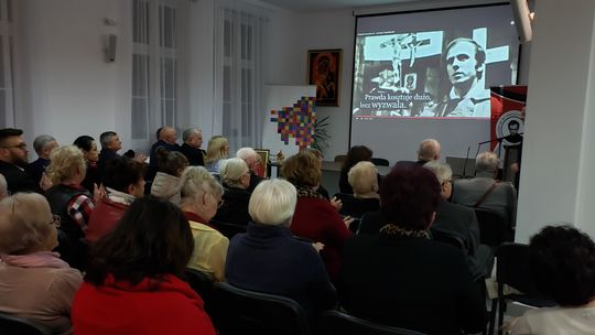 🎗️ „Zło dobrem zwyciężaj” – 41. rocznica śmierci ks. Jerzego Popiełuszki w Suwałkach