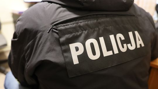 Złodziej deski snowboardowej w rękach policjantów Złodziej deski snowboardowej w rękach policjantów