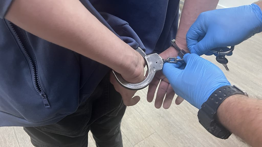 Złodziej wózka zatrzymany! 25-latek odpowie przed sądem 🛒🚔