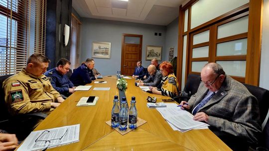 ❄️ Zwracajmy uwagę na osoby bezdomne – jeden telefon może uratować życie