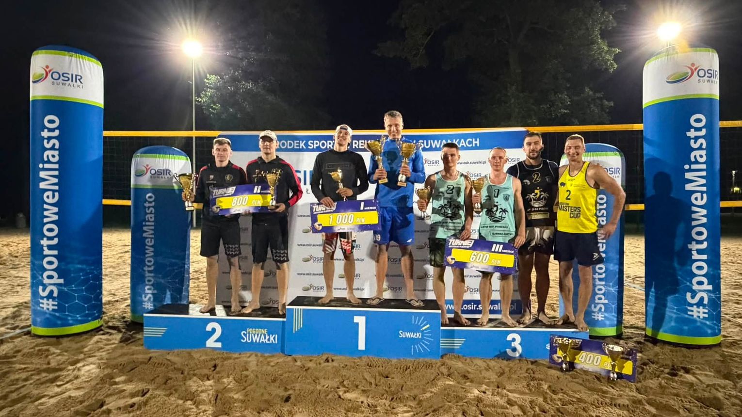 Nocna walka na piasku. 13 drużyn rywalizowało w Turnieju Siatkówki Plażowej w Suwałkach