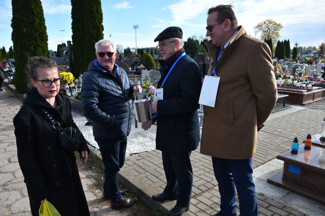 1 listopada - Dzień Zadumy i Pamięci o Zmarłych