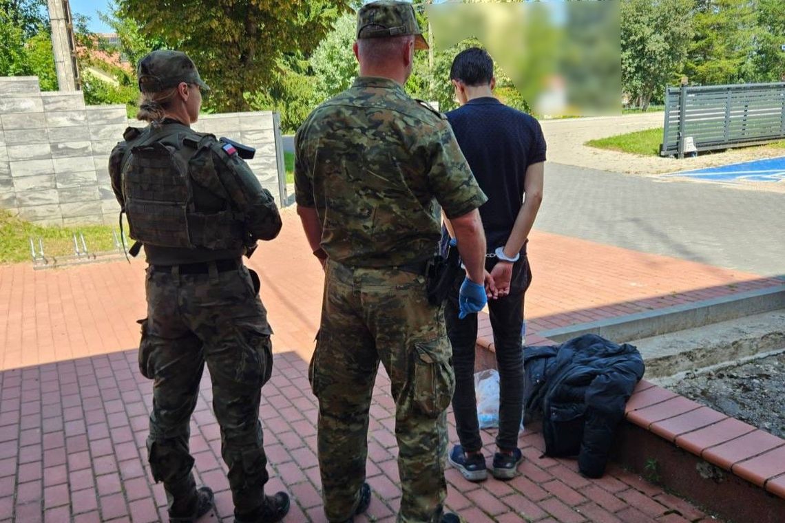 10 cudzoziemców zatrzymanych przy granicy z Litwą. Wszyscy nielegalnie przekroczyli granicę 10 cudzoziemców zatrzymanych przy granicy z Litwą. Wszyscy nielegalnie przekroczyli granicę