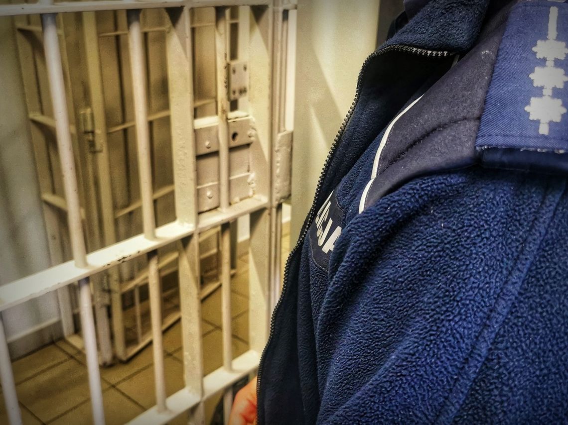 23-latek uniknął więzienia. Opłacił zaległą grzywnę tuż przed zatrzymaniem
