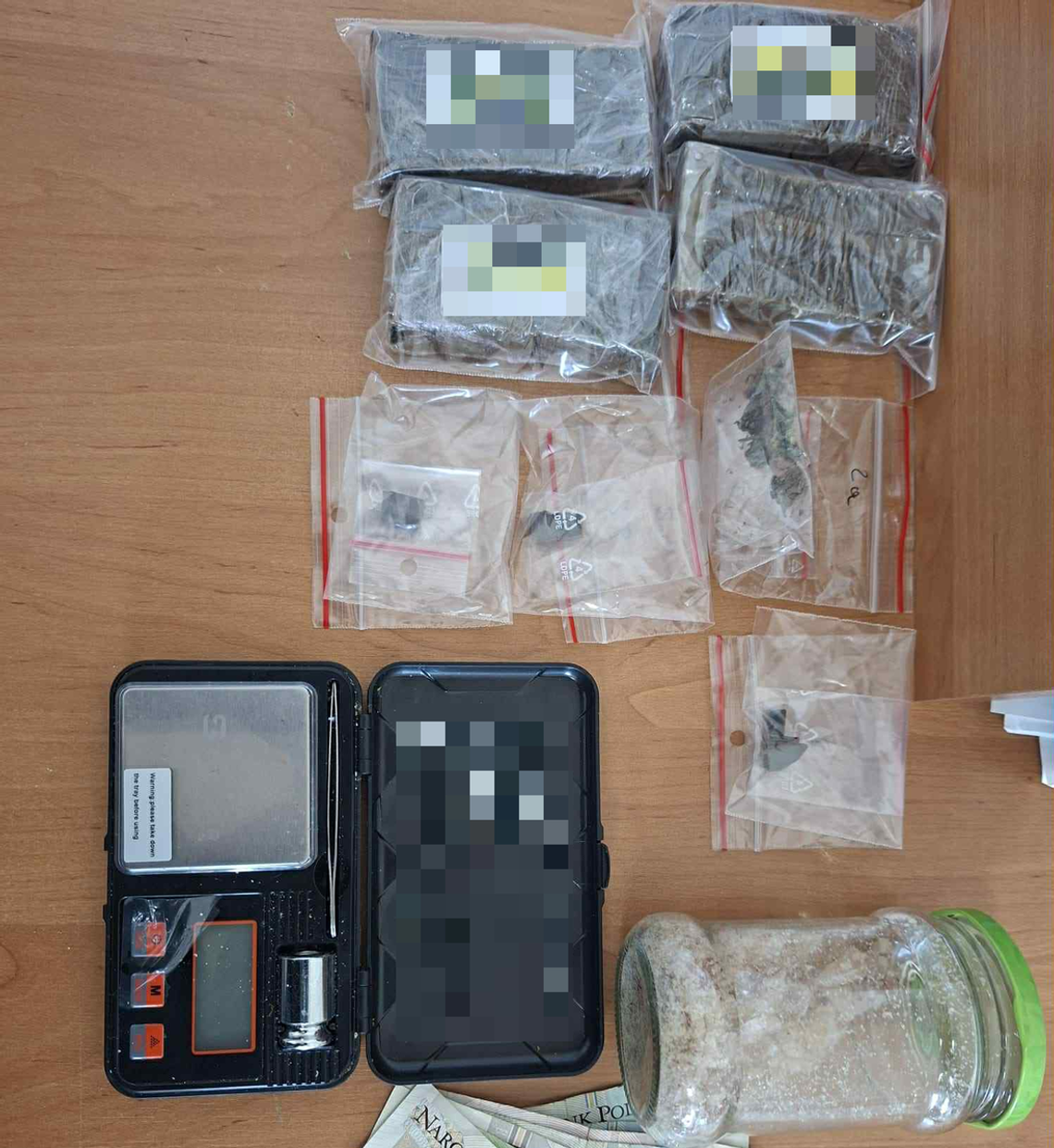 🚨 46-latek z Suwałk zatrzymany za posiadanie narkotyków – ponad pół kilograma środków odurzających 🚨 46-latek z Suwałk zatrzymany za posiadanie narkotyków – ponad pół kilograma środków odurzających