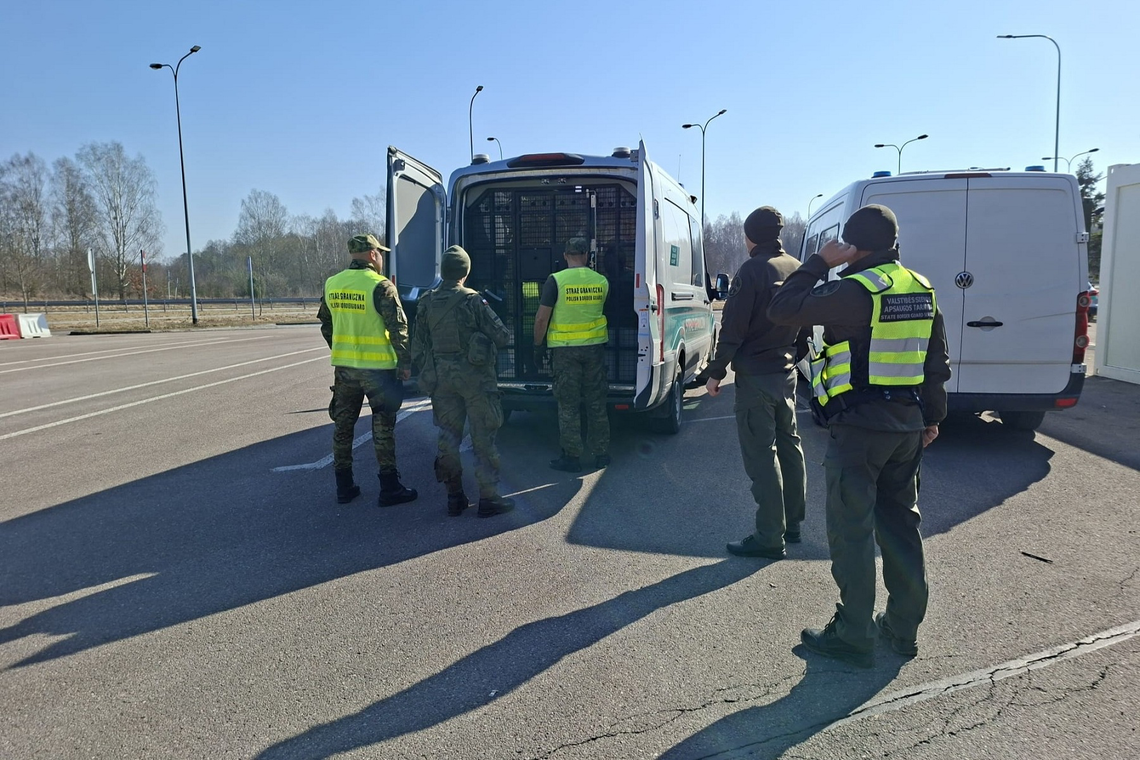 5 cudzoziemców zatrzymanych po nielegalnym przekroczeniu granicy polsko-litewskiej 5 cudzoziemców zatrzymanych po nielegalnym przekroczeniu granicy polsko-litewskiej