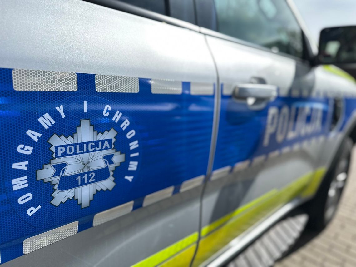 61-latek tłumaczył policji, że „po szutrowej drodze można jeździć po pijanemu”. Miał blisko 2 promile