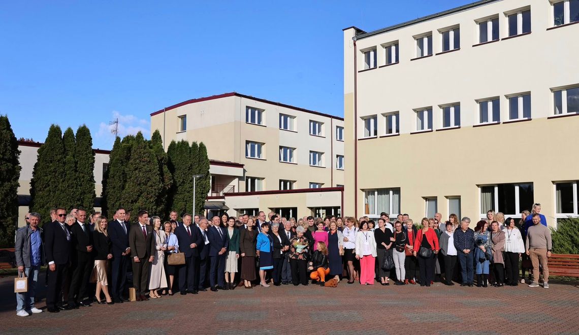 🎉 80 lat tradycji i nowoczesności – wyjątkowy jubileusz ZSCKR w Suwałkach 🌾🎓 🎉 80 lat tradycji i nowoczesności – wyjątkowy jubileusz ZSCKR w Suwałkach 🌾🎓