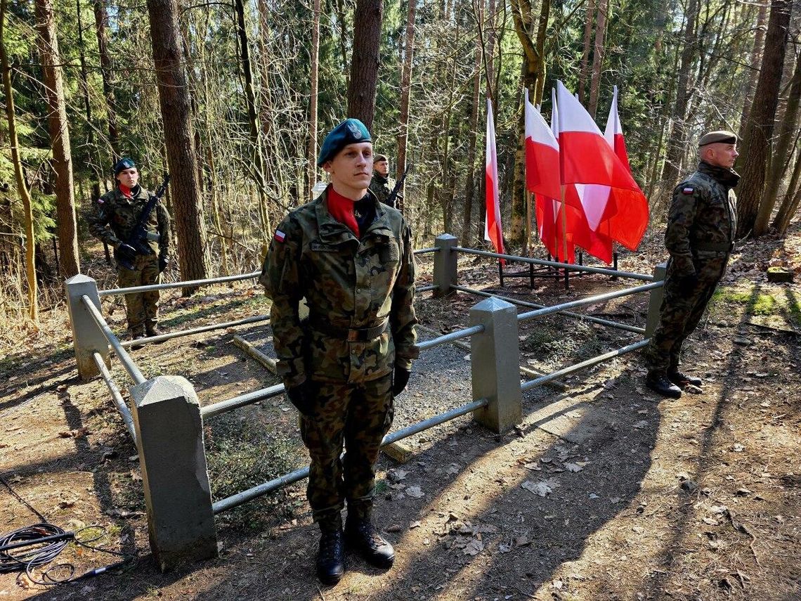 82. rocznica zbrodni hitlerowskiej w Suwałkach. Hołd ofiarom w Lesie Szwajcarskim 82. rocznica zbrodni hitlerowskiej w Suwałkach. Hołd ofiarom w Lesie Szwajcarskim