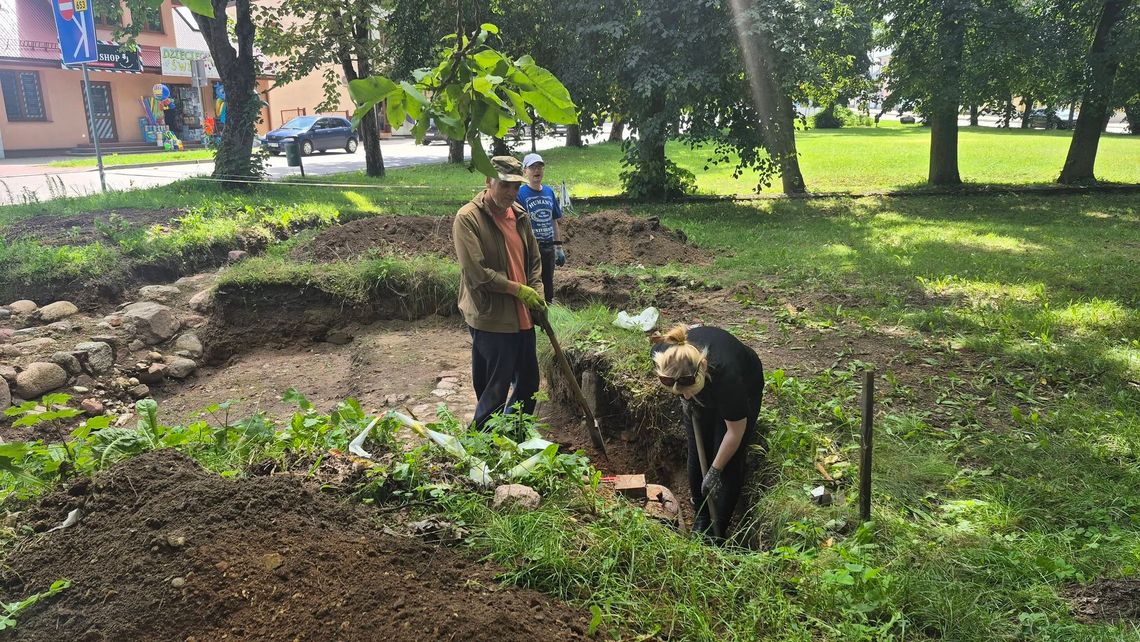 Archeolodzy ponownie badają sejneńskie Sukiennice. Ruszył piąty sezon wykopalisk