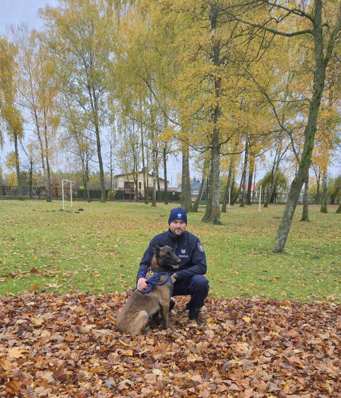 🐾 Aron – nowy pies policyjny w Suwałkach! Owczarek belgijski zasila szeregi suwalskiej policji 👮‍♂️🐕