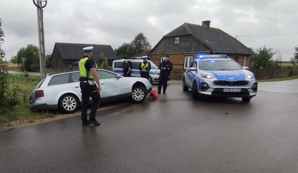 🚔 Audi w rowie – obok dwóch kompletnie pijanych mężczyzn. Policja wyjaśnia, kto prowadził