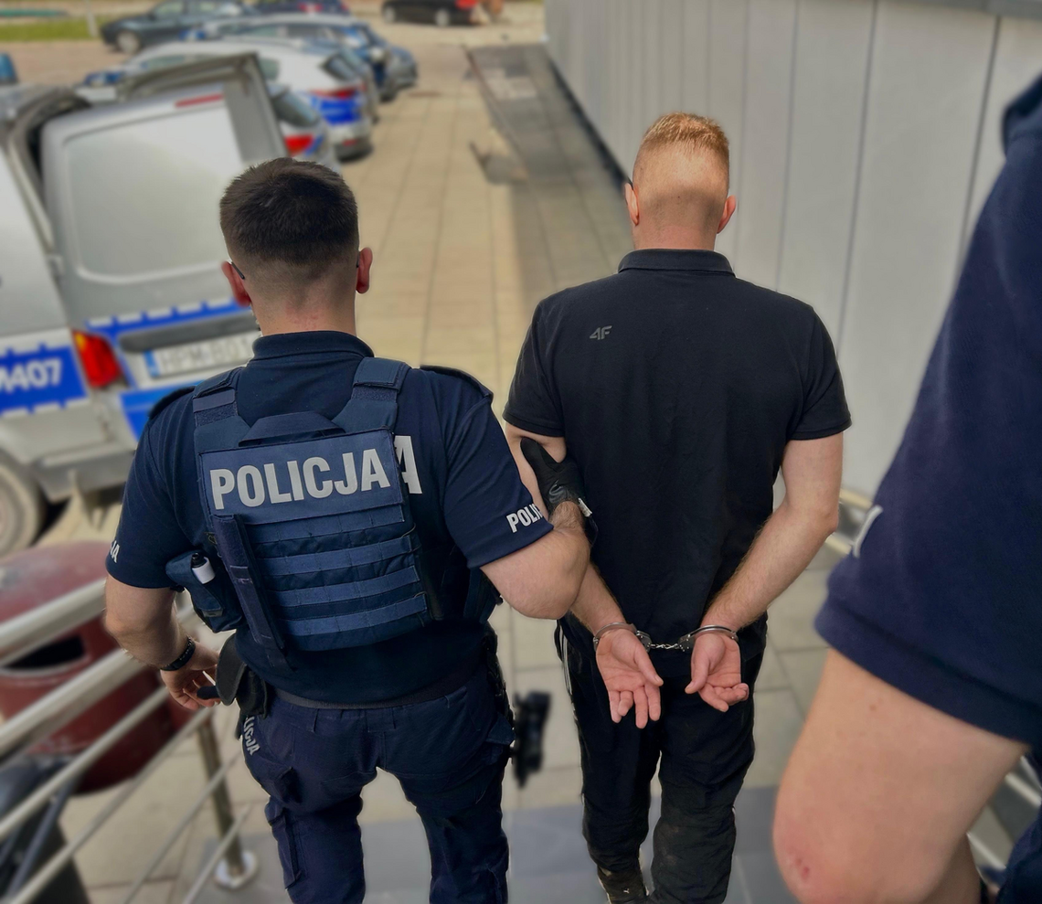 Balon z papierosami wylądował pod Augustowem. Dwóch mężczyzn przyjechało „na ryby” Balon z papierosami wylądował pod Augustowem. Dwóch mężczyzn przyjechało „na ryby”