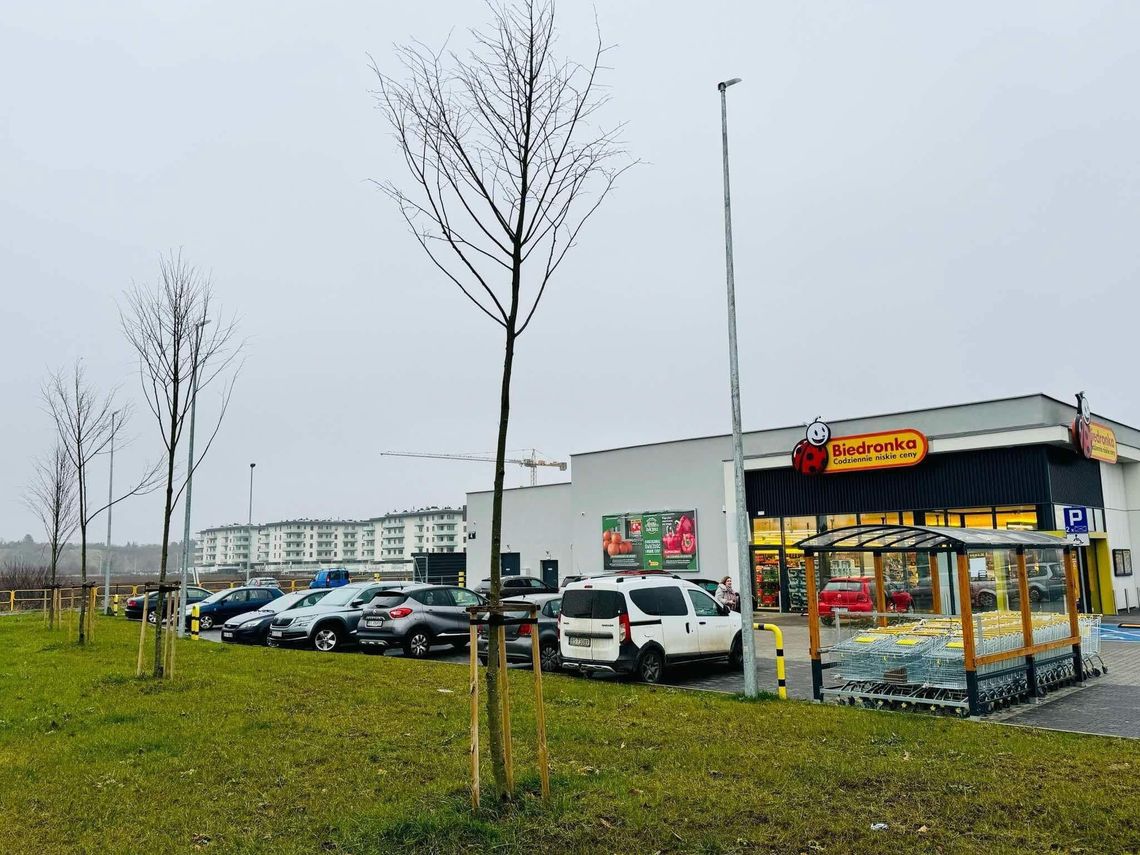 Biedronka zapowiada podwyżki. Wyższe pensje dla pracowników od 2026 roku