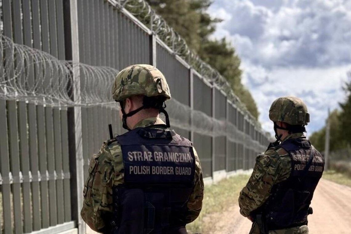 🚨 Blisko 80 prób nielegalnego przekroczenia granicy w trzy dni! Straż Graniczna reagowała na agresywne zachowania migrantów ⚠️ 🚨 Blisko 80 prób nielegalnego przekroczenia granicy w trzy dni! Straż Graniczna reagowała na agresywne zachowania migrantów ⚠️