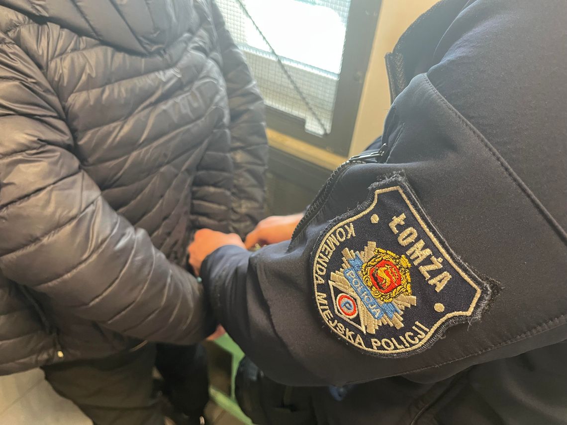 Bójka o 17-latkę na Placu Kościuszki. Cztery osoby zatrzymane, nagranie z monitoringu 🎥