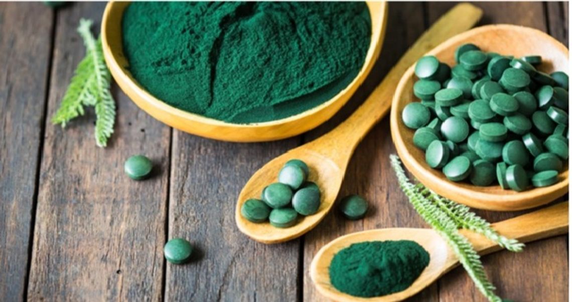 Chlorella w tabletkach czy w proszku? Która forma sprawdzi się lepiej?