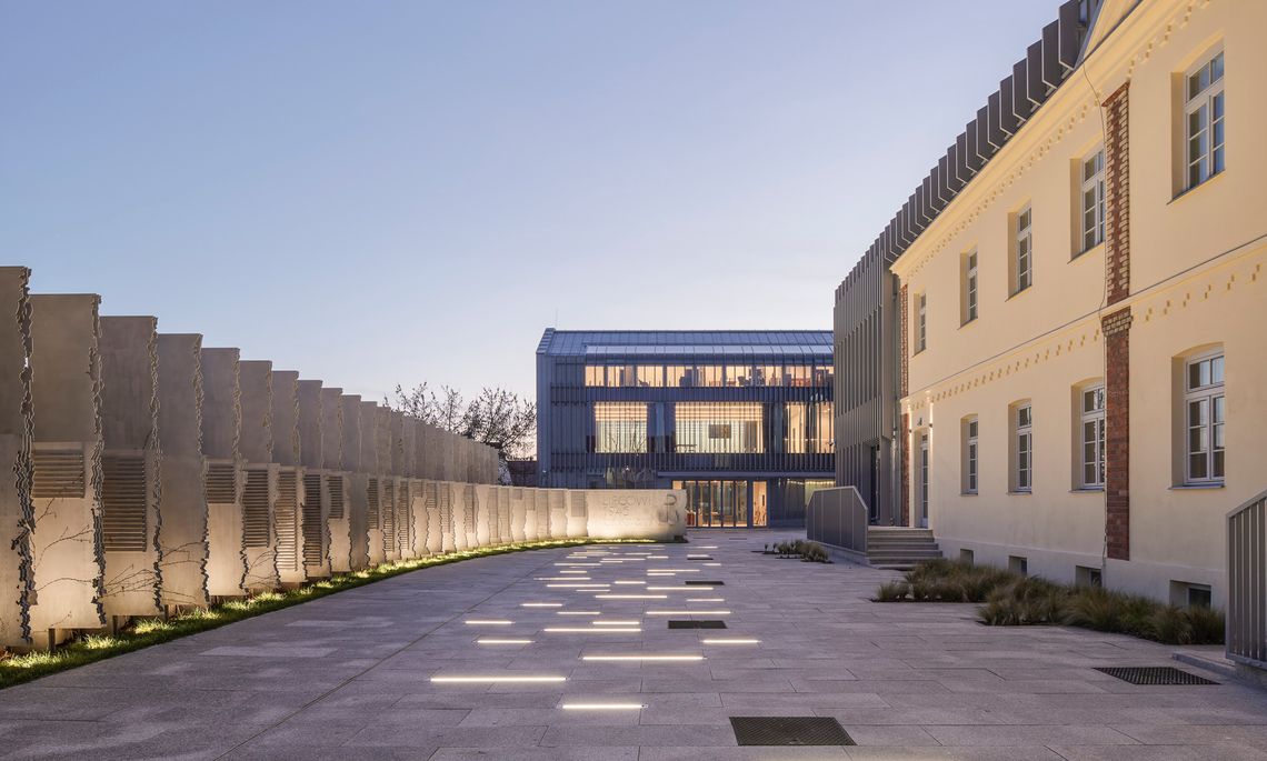 Debata naukowa „Za kulisami żelaznej kurtyny. Polska i Litwa w cieniu jałtańskich sojuszy” Debata naukowa „Za kulisami żelaznej kurtyny. Polska i Litwa w cieniu jałtańskich sojuszy”