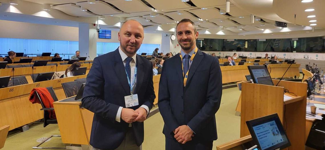 Debata o kształtowaniu polityki zdrowotnej w UE z udziałem marszałka Łukasza Prokoryma 🩺 Debata o kształtowaniu polityki zdrowotnej w UE z udziałem marszałka Łukasza Prokoryma 🩺