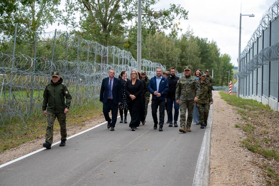 Delegacja Ambasady Wielkiej Brytanii z wizytą w Podlaskim Oddziale Straży Granicznej Delegacja Ambasady Wielkiej Brytanii z wizytą w Podlaskim Oddziale Straży Granicznej