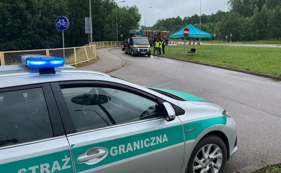 Dożywotni zakaz prowadzenia, poszukiwany samochód i 10 lat zakazu wjazdu. Interwencja SG w Ogrodnikach Dożywotni zakaz prowadzenia, poszukiwany samochód i 10 lat zakazu wjazdu. Interwencja SG w Ogrodnikach