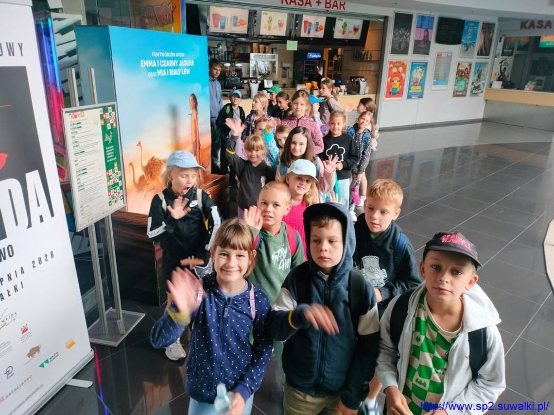Uczniowie Szkoły Podstawowej nr 2 w Suwałkach zakończyli wakacyjne półkolonie. Dwa tygodnie pełne atrakcji i wspólnej zabawy Uczniowie Szkoły Podstawowej nr 2 w Suwałkach zakończyli wakacyjne półkolonie. Dwa tygodnie pełne atrakcji i wspólnej zabawy