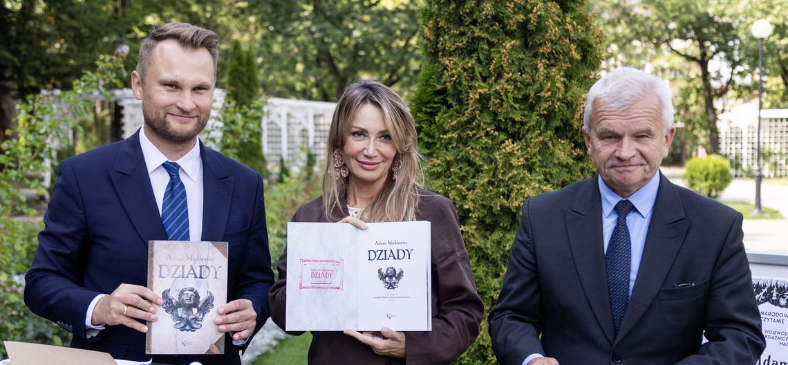 „Dziady” zabrzmią w białostockiej Różance. Mieszkańcy będą wspólnie czytać Mickiewicza „Dziady” zabrzmią w białostockiej Różance. Mieszkańcy będą wspólnie czytać Mickiewicza