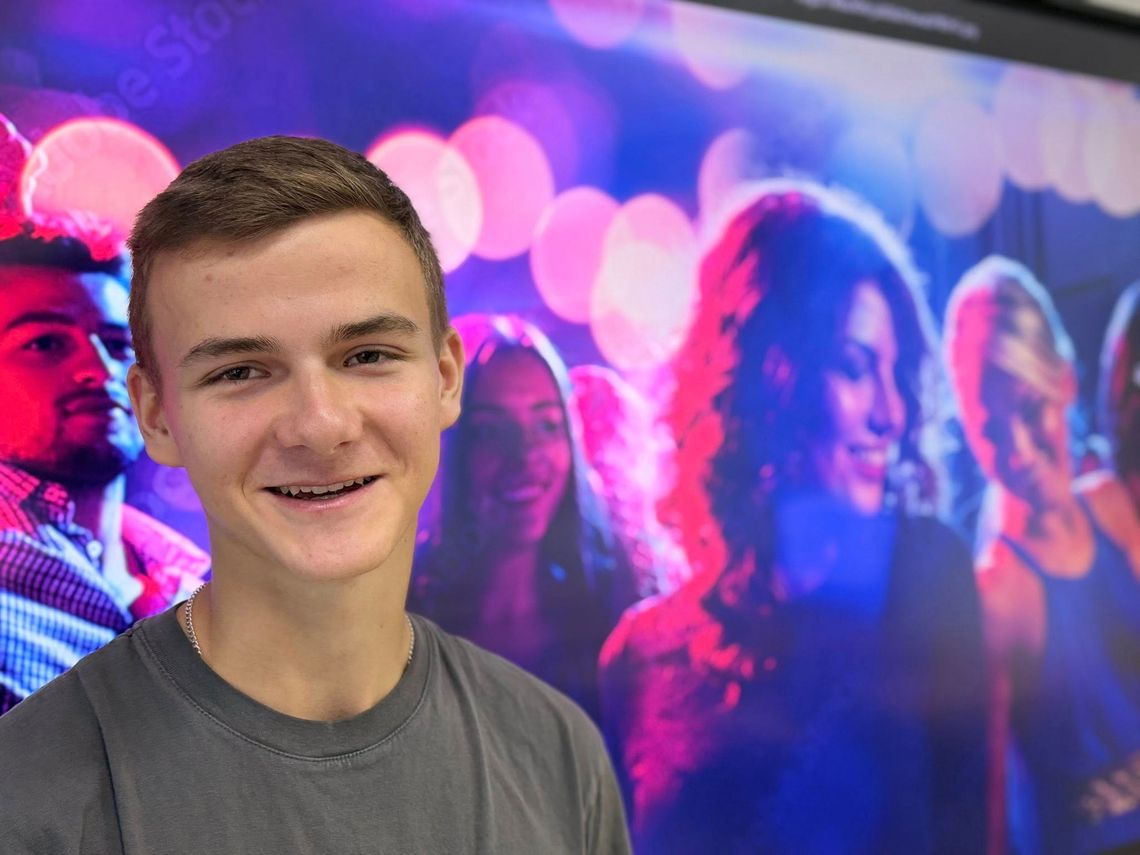 Dzień Uśmiechu w Zespole Szkół nr 6 im. Karola Brzostowskiego w Suwałkach 😊💛 Dzień Uśmiechu w Zespole Szkół nr 6 im. Karola Brzostowskiego w Suwałkach 😊💛