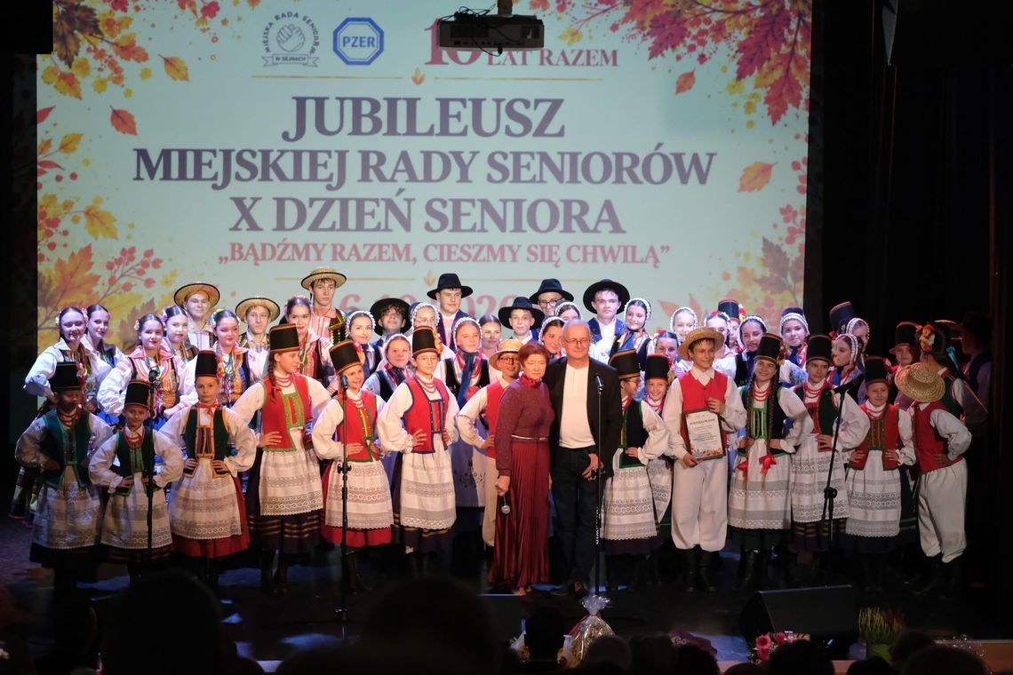 Dziesięć lat Miejskiej Rady Seniorów w Sejnach. Jubileusz pełen wspomnień i spotkań Dziesięć lat Miejskiej Rady Seniorów w Sejnach. Jubileusz pełen wspomnień i spotkań