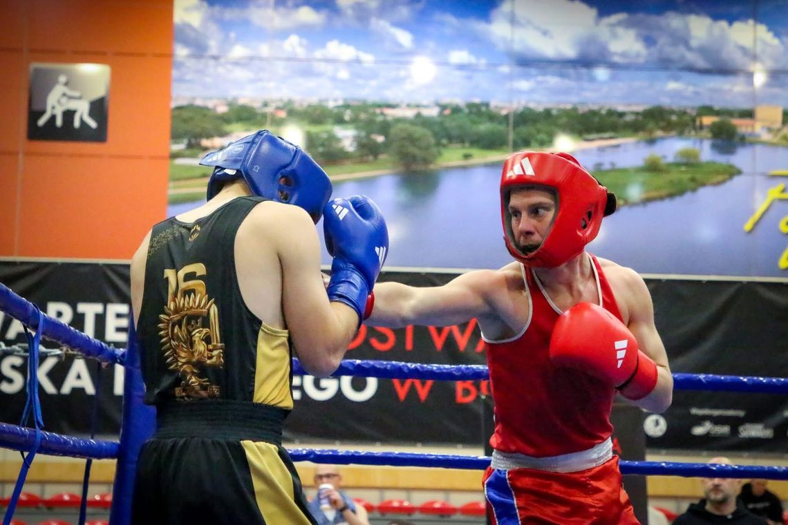 🥊 Emocje sięgnęły zenitu! Trzeci dzień Otwartych Mistrzostw Wojska Polskiego w Boksie za nami