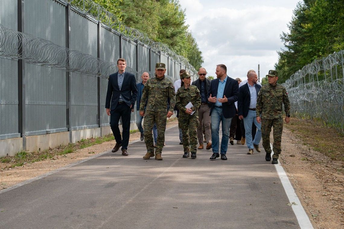Estońska delegacja w Podlaskim Oddziale Straży Granicznej. Wymiana doświadczeń na granicy