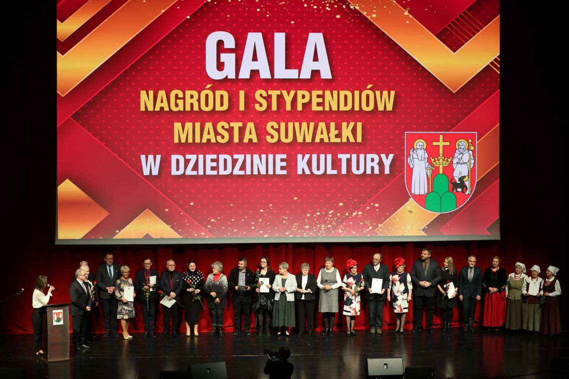Gala Stypendiów i Nagród Miasta Suwałki w dziedzinie kultury już za nami Gala Stypendiów i Nagród Miasta Suwałki w dziedzinie kultury już za nami