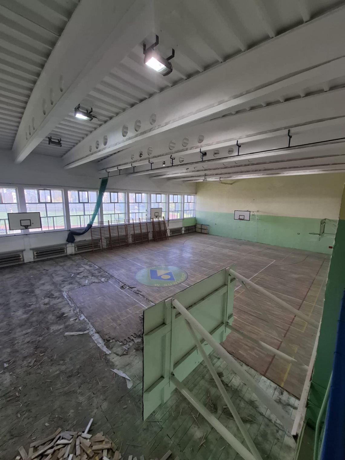 Gruntowny remont sal gimnastycznych w SP7! 🛠️💪 Gruntowny remont sal gimnastycznych w SP7! 🛠️💪