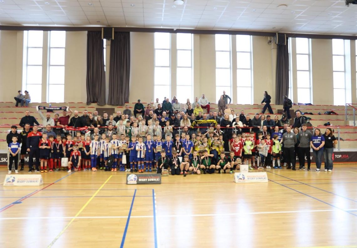 ⚽ Halowy Turniej Piłki Nożnej Rocznika 2016 – Graliśmy dla Tobiasza