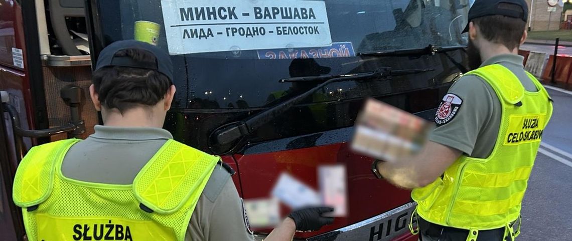 💊🚍 Hormon wzrostu i leki na otyłość ukryte w autokarze. KAS udaremniła przemyt na granicy w Bobrownikach