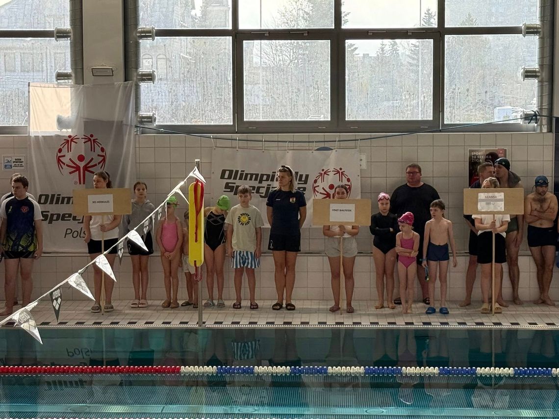 🏊 IKS „Herkules” na podium emocji – piękny występ podczas podlaskiej olimpiady specjalnej! 🏊 IKS „Herkules” na podium emocji – piękny występ podczas podlaskiej olimpiady specjalnej!