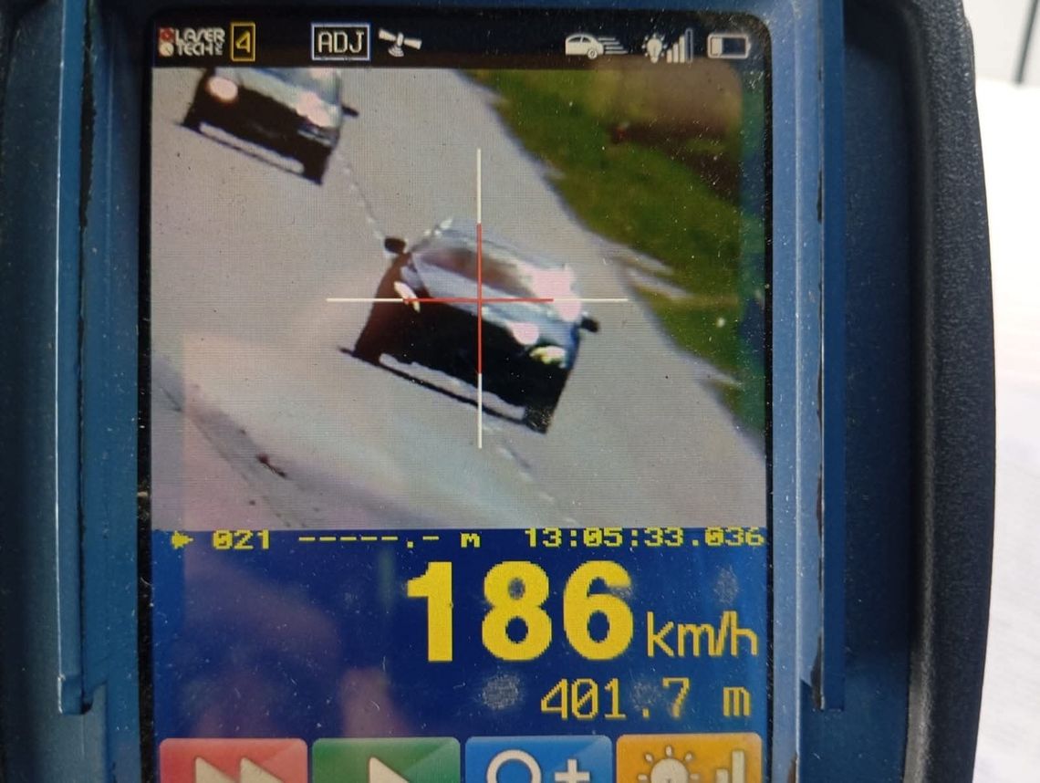 Jechał 186 km/h w Białej Wodzie. 26-latek stracił prawo jazdy i odpowie przed sądem